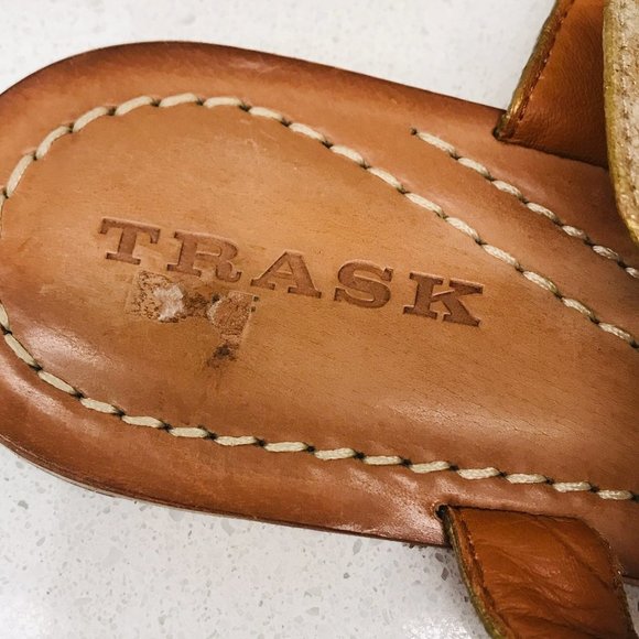TRASK Tan Leather Sandals Thong Crackle Bronze Studded Cascade Padded Sz 7 - Picture 9 of 16